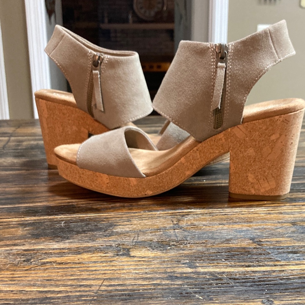 Toms Tan Platform Block Heels